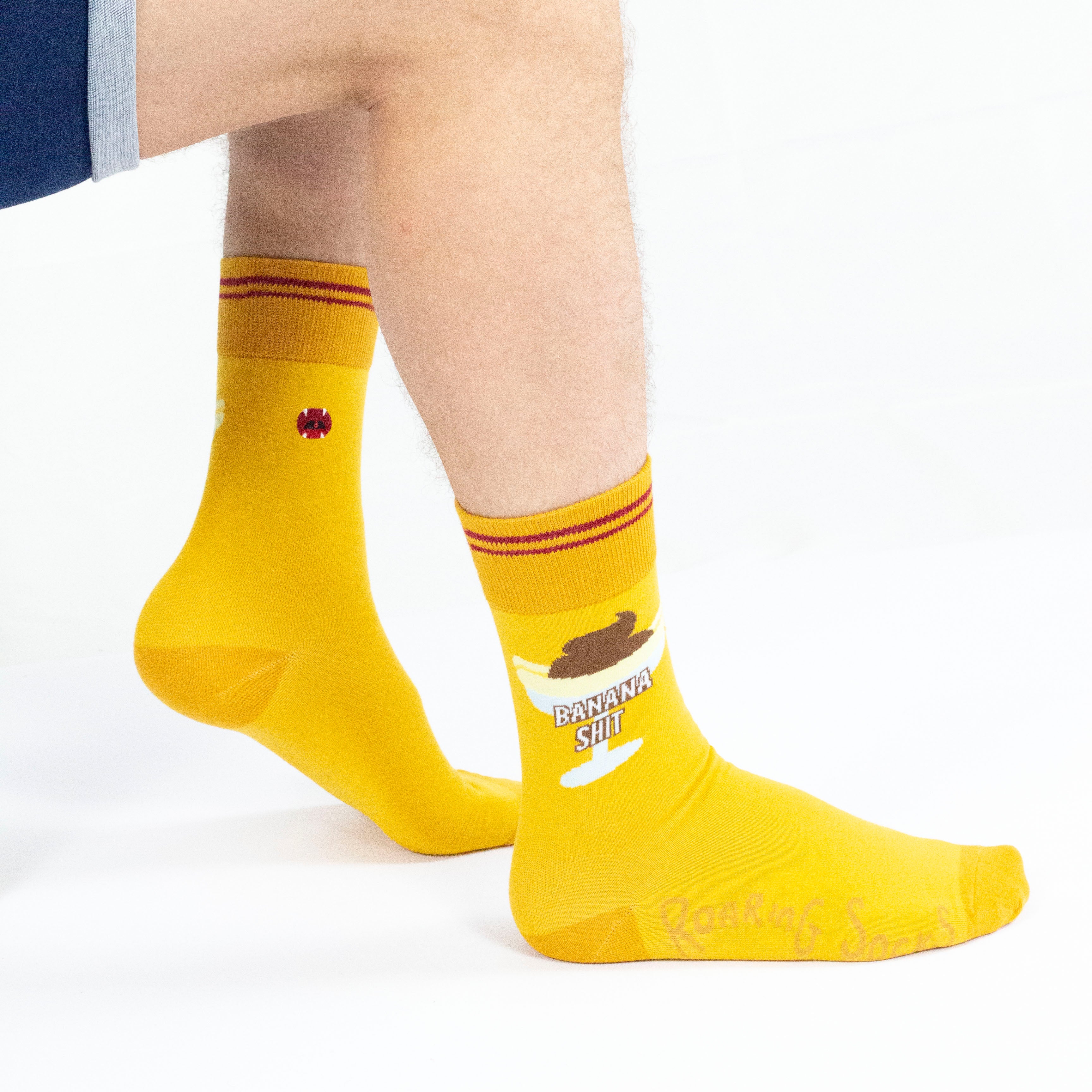 Roaring Socks banana shit grappige leuke sokken geel ideaal cadeau banaan drol 
