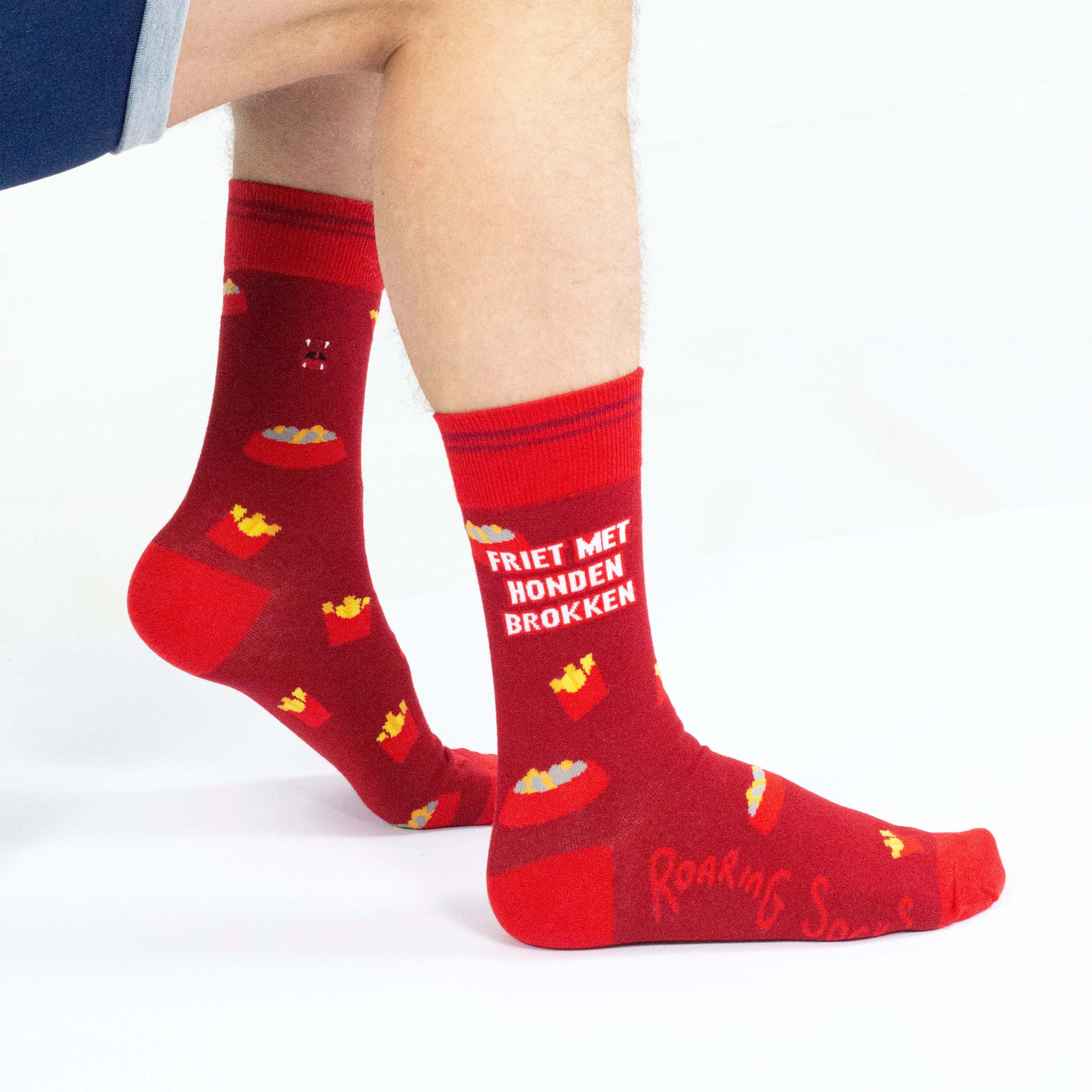 Roaring Socks - Sokken - Friet met Honden brokken - Rood - Katoen - Leuk - Grappig - Vrolijk - Cadeau